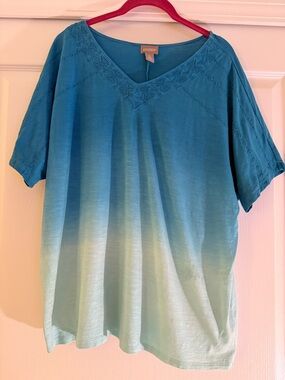Brand New Chico's Blue to Light Blue Ombré Embroidered V-Neck Tunic Top